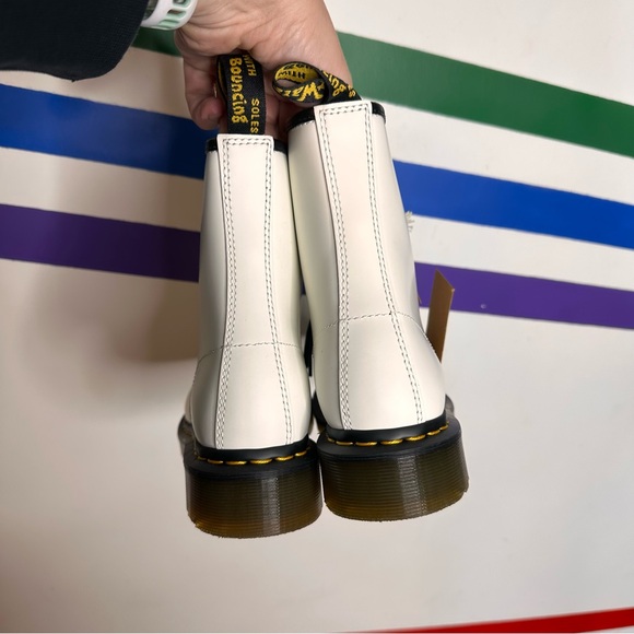 NEW Dr. Martens 1460 w white leather combat boots size 7 women’s - Picture 5 of 9